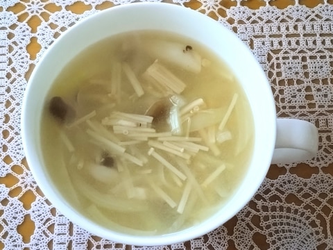 しめじとえのきと玉ねぎのお味噌汁☆